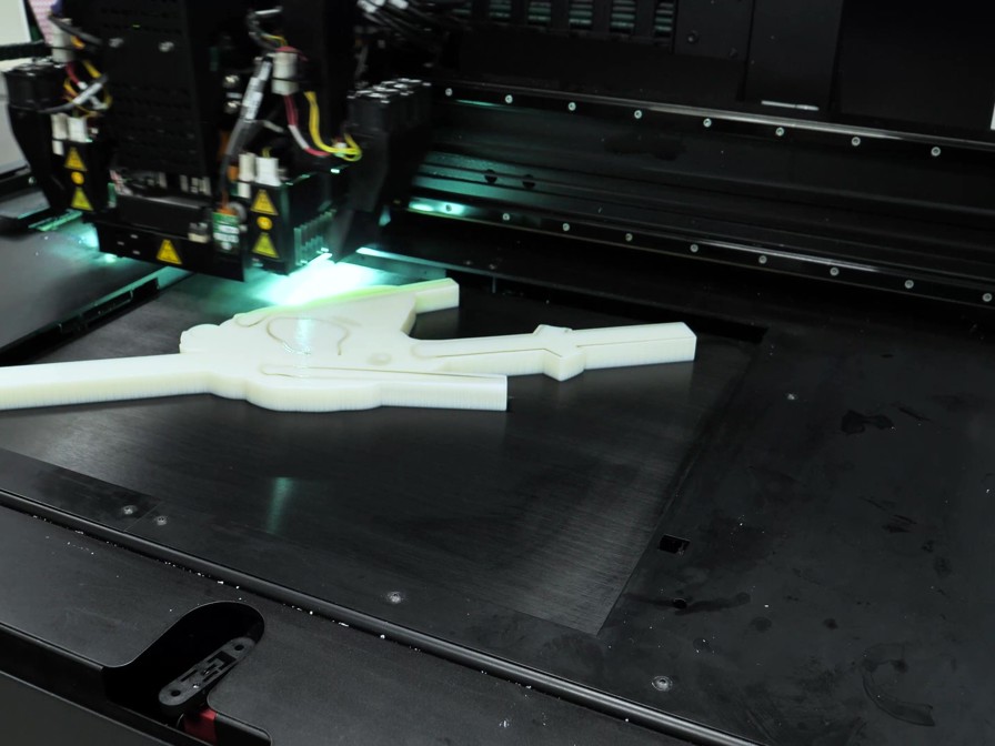 3D printer printing anatomical parts.