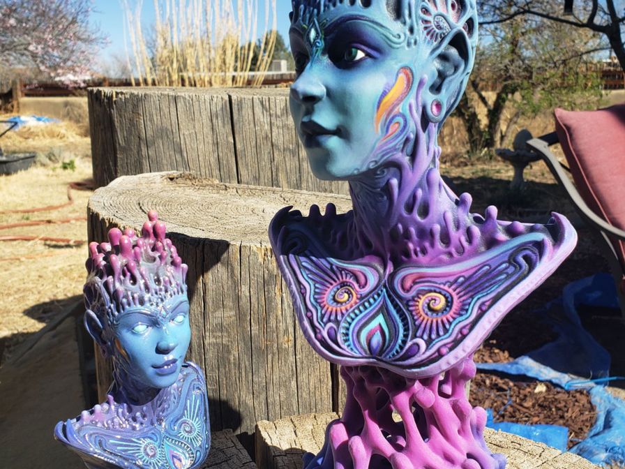 Gravity girl statue VeroUltra material.