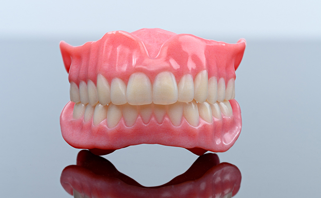 【1.5倍サイズ】ピンク リアル歯の模型 3Dプリント インテリア ディスプレイ 3Dプリント可撤式義歯｜ストラタシス
