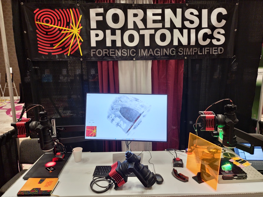 Fingerprint scanner for forensic photonics